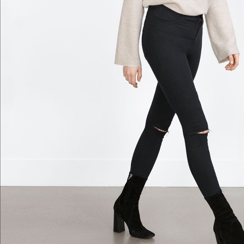Zara High Waisted Black Distressed Jeans 🖤 - Picture 2 of 6